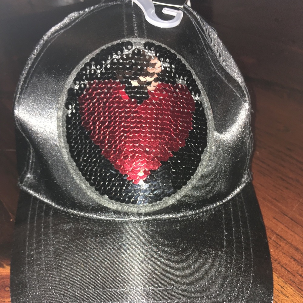 2 hats in 1☝️heart love sequin.